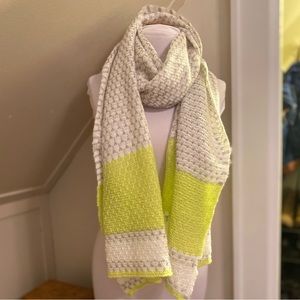 Aeropostale Large Knit Scarf White Gray Yellow